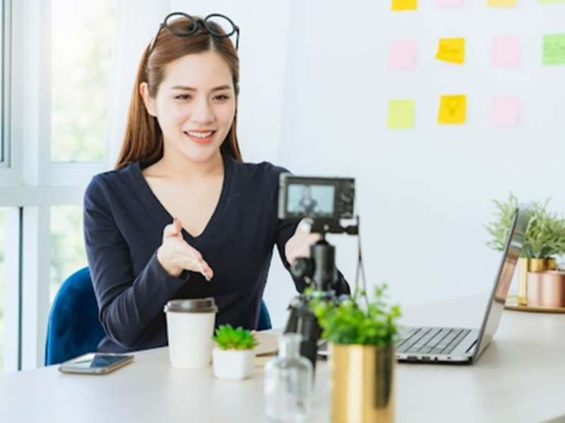 Hợp tác với người ảnh hưởng (Kols, influencers)